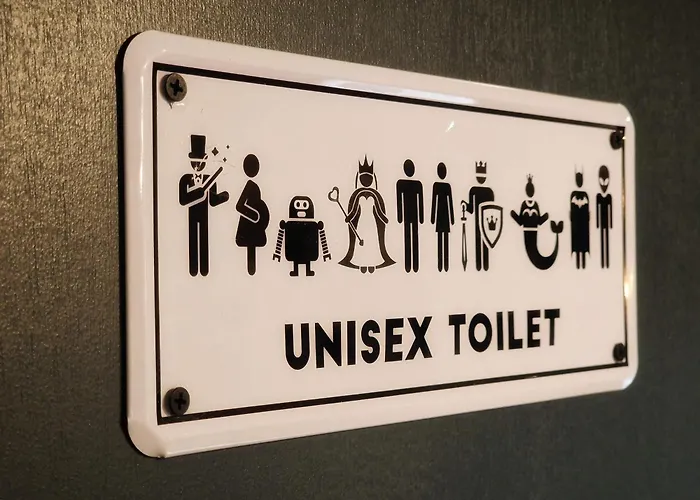 Lejlighed The Pub - Unique & Authentic Experience - Free Parking!, 5 Minutes From Airbus And The Mall Cribbs Bristol