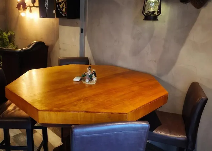 The Pub - Unique & Authentic Experience - Free Parking!, 5 Minutes From Airbus And The Mall Cribbs * Bristol