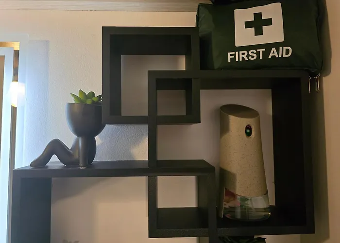 Lejlighed The Pub - Unique & Authentic Experience - Free Parking!, 5 Minutes From Airbus And The Mall Cribbs *