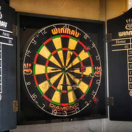 The Pub - Unique & Authentic Experience - Free Parking!, 5 Minutes From Airbus And The Mall Cribbs Bristol