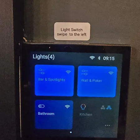 The Pub - Unique & Authentic Experience - Free Parking!, 5 Minutes From Airbus And The Mall Cribbs