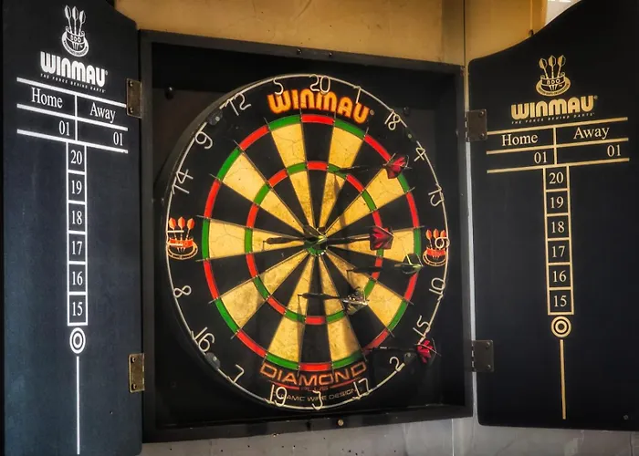 The Pub - Unique & Authentic Experience - Free Parking!, 5 Minutes From Airbus And The Mall Cribbs Бристоль