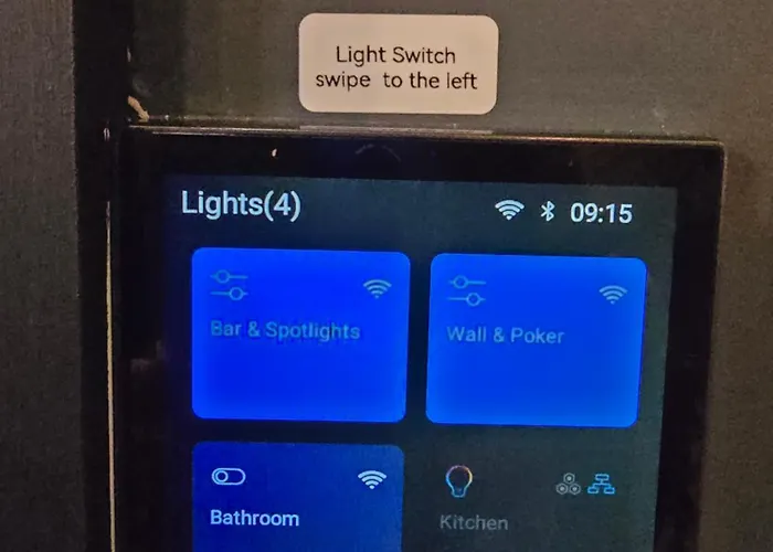 The Pub - Unique & Authentic Experience - Free Parking!, 5 Minutes From Airbus And The Mall Cribbs