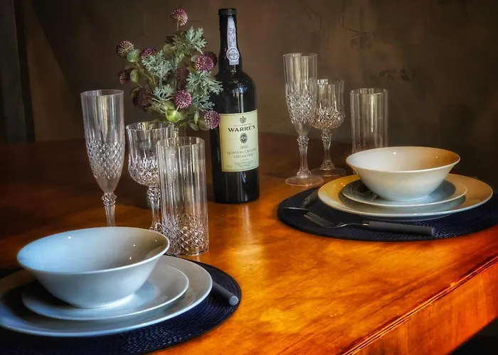 Апартаменти The Pub - Unique & Authentic Experience - Free Parking!, 5 Minutes From Airbus And The Mall Cribbs Бристоль