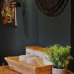 The Pub - Unique & Authentic Experience - Free Parking!, 5 Minutes From Airbus And The Mall Cribbs Апартаменты Бристоль