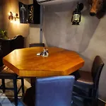 The Pub - Unique & Authentic Experience - Free Parking!, 5 Minutes From Airbus And The Mall Cribbs * Бристоль