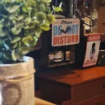 Апартаменты The Pub - Unique & Authentic Experience - Free Parking!, 5 Minutes From Airbus And The Mall Cribbs